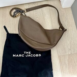 Marc Jacobs The Eclipse Campus taupe leather chainlink crescent crossbody
